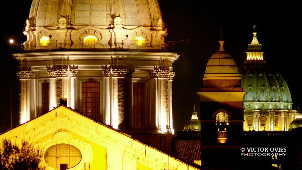 Roma di notte - San Pietro e altre copole da Trinita dei Monti